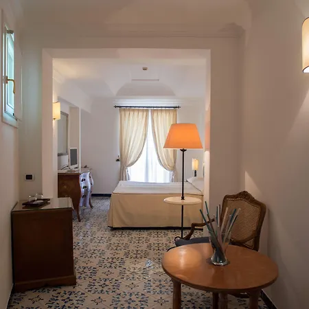 מלון Posa Posa 4*