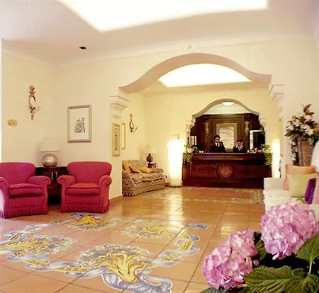 Posa Posa Hotel 4*