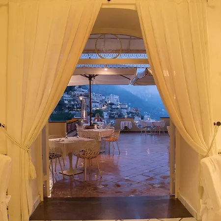 Posa Posa Positano