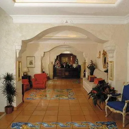 Posa Posa Hotel 4*